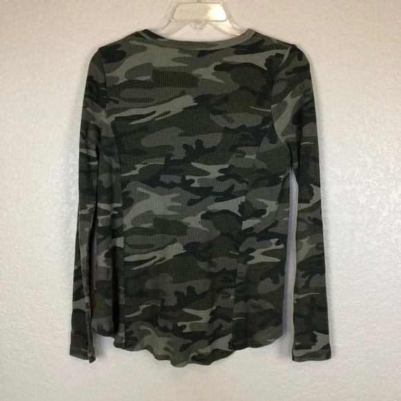 Anthropologie T.la Vicky Camo Thermal V Neck Long Sleeve Top Size XS - Picture 4 of 7